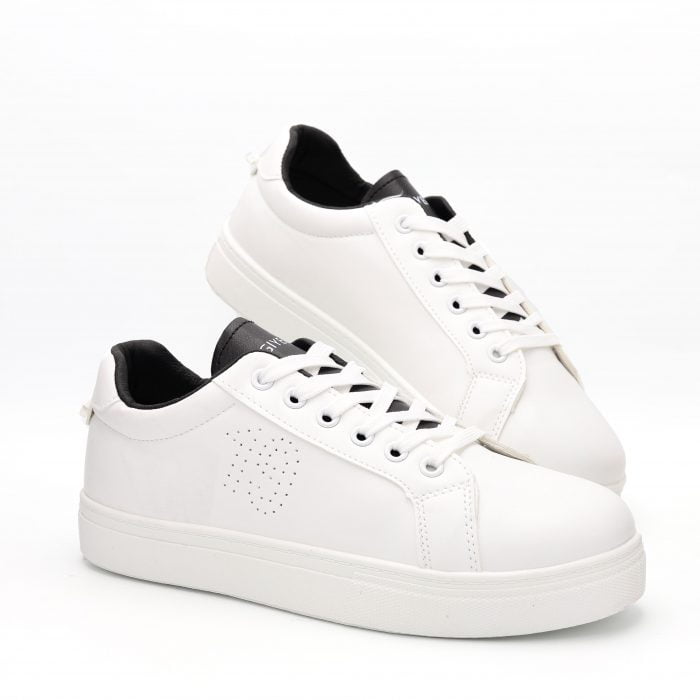 1677510077 white20sneakers20shoes11734 1 scaled