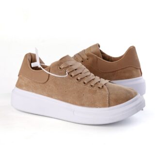 كوتش اسكندا هافان باللون الأبيض: الأناقة والراحة في حذاء رياضي عصري 