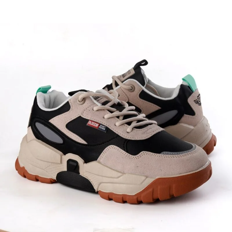 كوتش رجالي مستورد جملي * بيج : الأناقة والراحة في حذاء يومي متطور