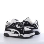 كوتش اوجي ابيض*اسود : الكلاسيكية والعصرية في حذاء رياضي عصري