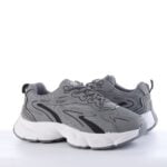 كوتش رجالي مستورد رصاصي : الأناقة والراحة في حذاء عصري